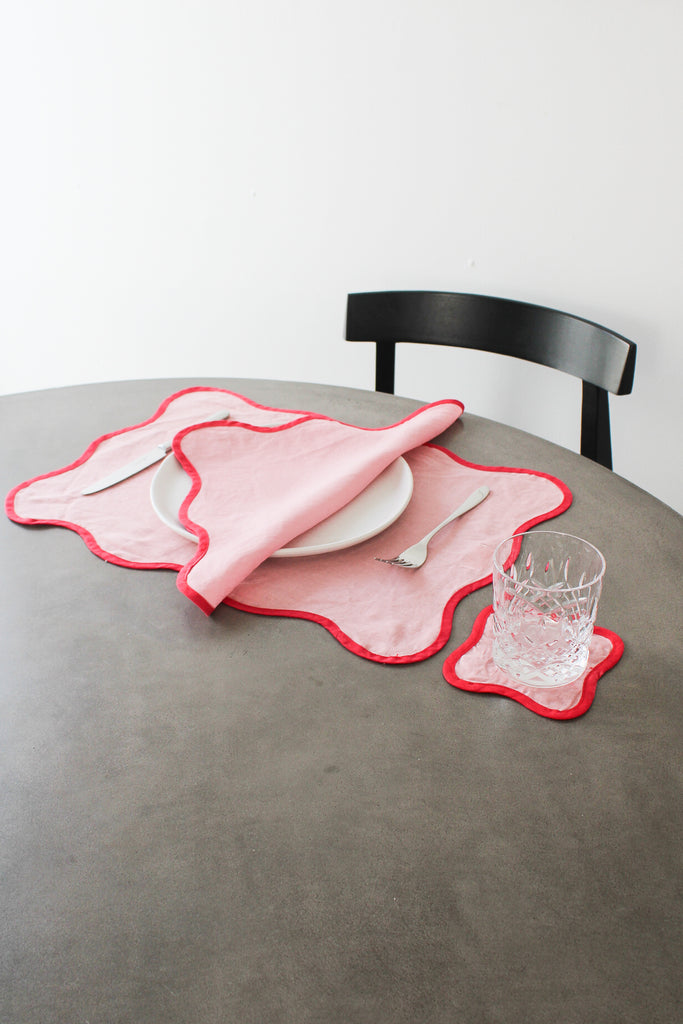 Scalloped Placemats In Red and Pink (Set of 4)