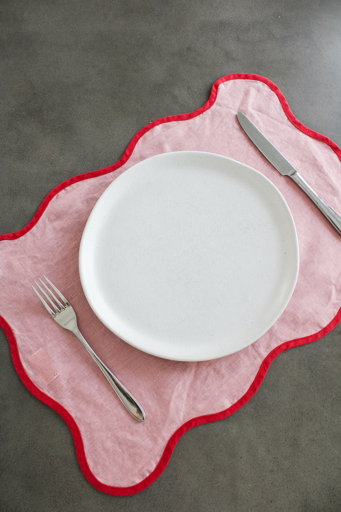 Scalloped Placemats In Red and Pink (Set of 4)