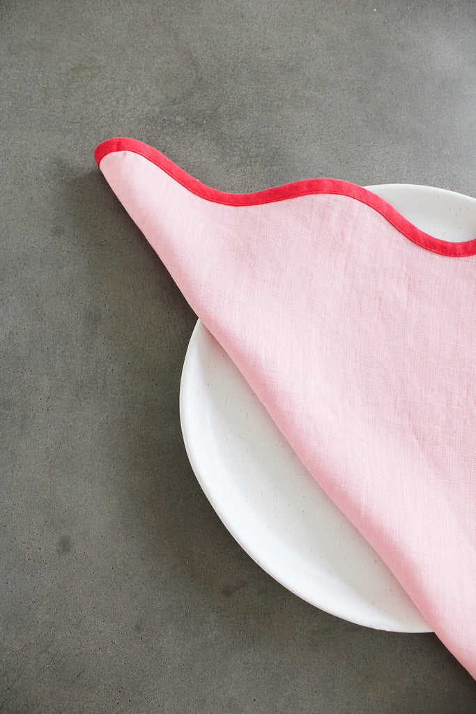 Scalloped Napkins In Red and Pink (Set of 4)
